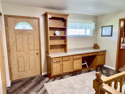 Entry Way - 521 W Mill St, Kewanee, IL 61443 photo 1 of 5