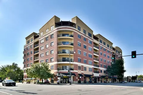 4953 Oakton St #205, Skokie, IL 60077
