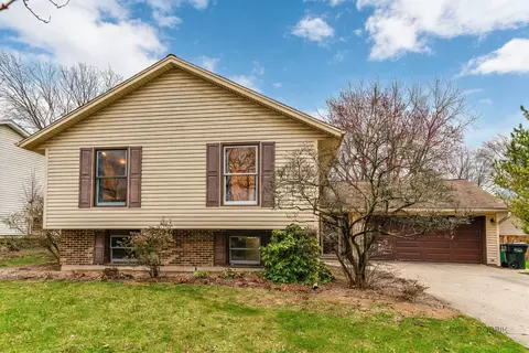 125 S Deerpath Dr, Vernon Hills, IL 60061