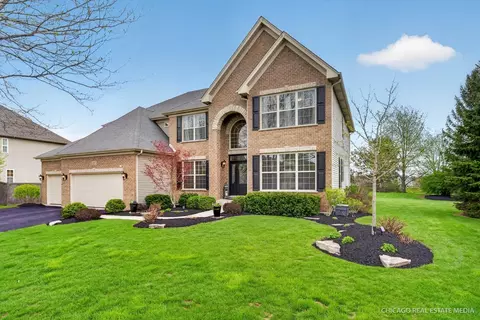 1807 Andover Ln, Crystal Lake, IL 60014