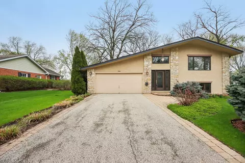 236 Monument Ave, Barrington, IL 60010