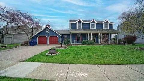 17665 W Julie Ln, Gurnee, IL 60031