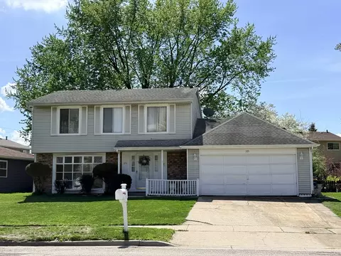 375 Longford Dr, Elgin, IL 60120
