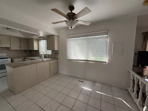Kitchen - 375 Longford Dr, Elgin, IL 60120 photo 3 of 4