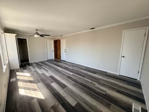 Living - 375 Longford Dr, Elgin, IL 60120 photo 6 of 7