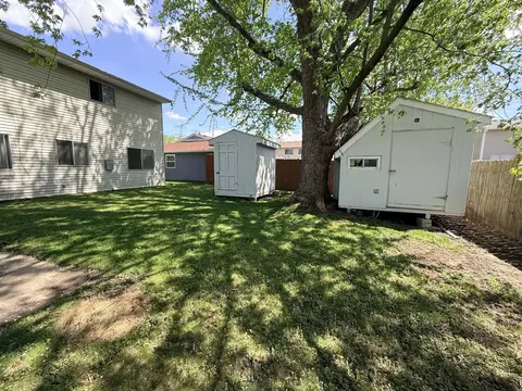 Exterior - 375 Longford Dr, Elgin, IL 60120 photo 5 of 6