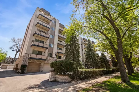 4125 N Keystone Ave #202, Chicago, IL 60641