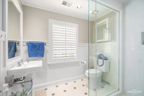 Bath - 5 N890 Surrey Rd, Wayne, IL 60184 photo 3 of 4