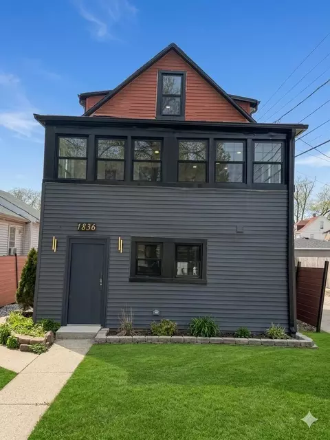 1836 Hartrey Ave, Evanston, IL 60201