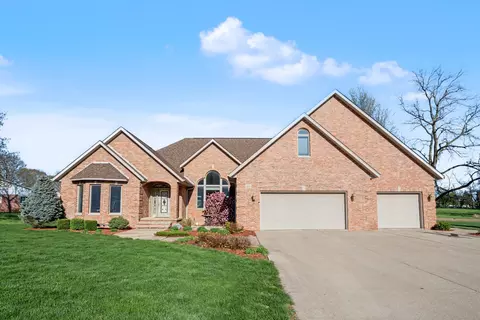 918 Melody Hills Dr, Fulton, IL 61252