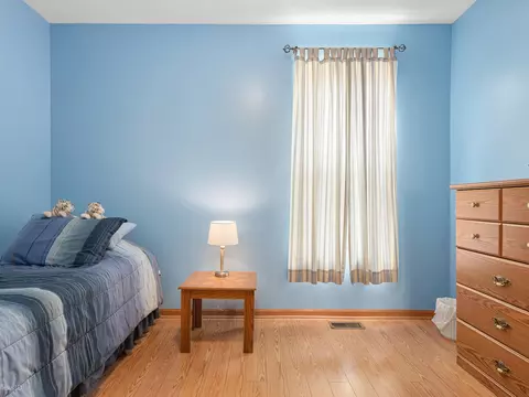 Bedroom - 1307 Broadlawn Dr, Plainfield, IL 60586 photo 3 of 4