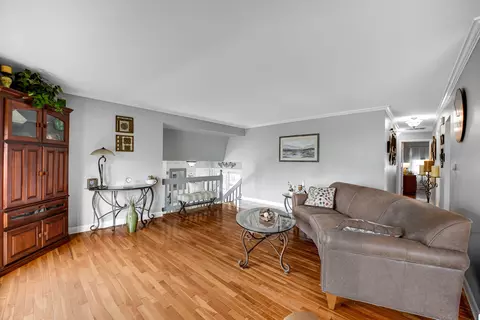 Living - 920 Harrison Ln, Hoffman Estates, IL 60192 photo 2 of 2