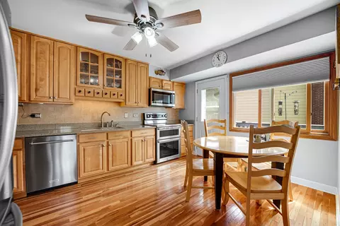 Kitchen - 920 Harrison Ln, Hoffman Estates, IL 60192 photo 1 of 3
