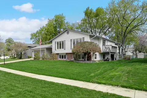 Other - 920 Harrison Ln, Hoffman Estates, IL 60192 photo 1 of 6