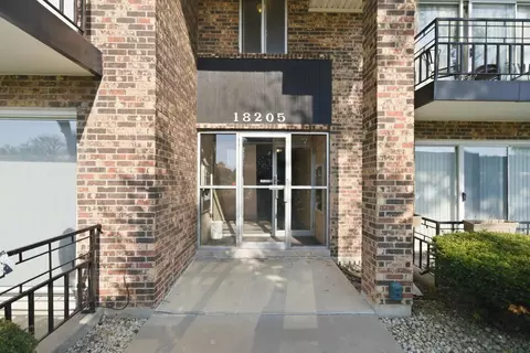 18205 Hart Dr #3A, Homewood, IL 60430