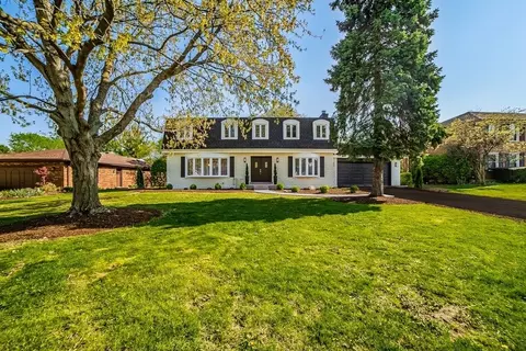 19 W071 Avenue Chateaux, Oak Brook, IL 60523