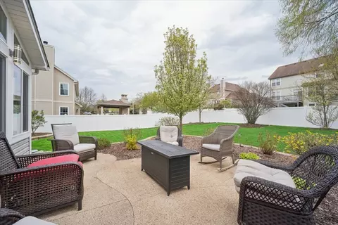 Exterior - 223 Shawnee Cir, Bartlett, IL 60103 photo 4 of 5