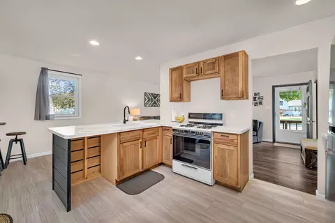 Kitchen - 180 Kristina Dr, Bourbonnais, IL 60914 photo 6 of 7