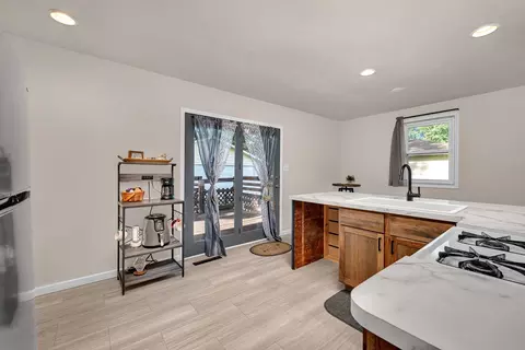 Kitchen - 180 Kristina Dr, Bourbonnais, IL 60914 photo 7 of 7