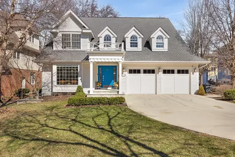 148 Jane Ct, Clarendon Hills, IL 60514