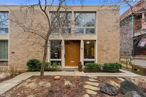 5631 S Blackstone Ave, Chicago, IL 60637