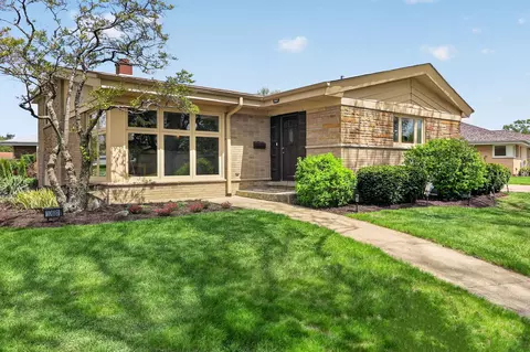 10681 Newbury St, Westchester, IL 60154