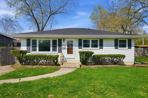 2204 Joanna Ave, Zion, IL 60099