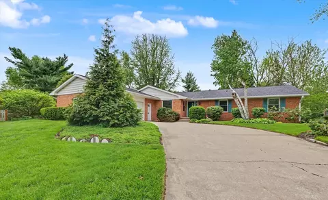 2207 Boudreau Cir, Urbana, IL 61801