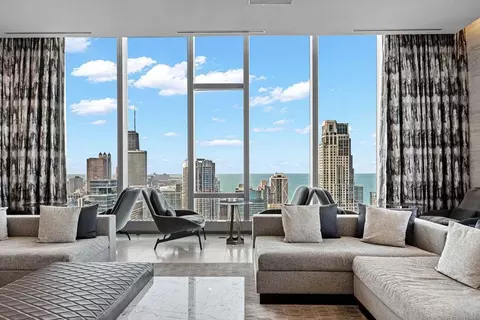 Living - 363 E Wacker Dr #2506, Chicago, IL 60601 photo 5 of 5