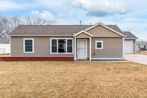 12 Suburban Hts, Milan, IL 61264