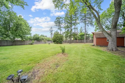 Exterior - 29 E Stonegate Dr, Prospect Heights, IL 60070 photo 10 of 15