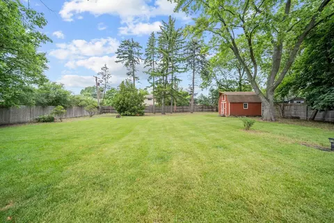 Exterior - 29 E Stonegate Dr, Prospect Heights, IL 60070 photo 9 of 15