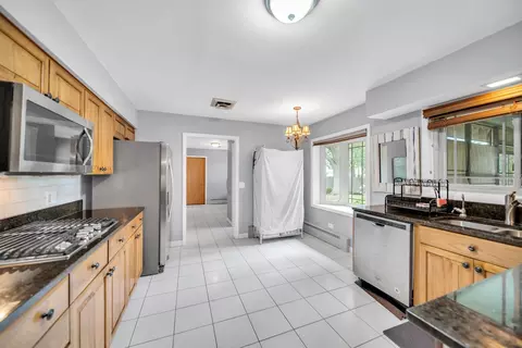 Kitchen - 29 E Stonegate Dr, Prospect Heights, IL 60070 photo 2 of 4