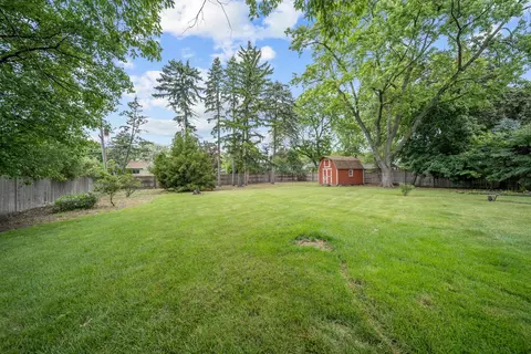Exterior - 29 E Stonegate Dr, Prospect Heights, IL 60070 photo 8 of 15