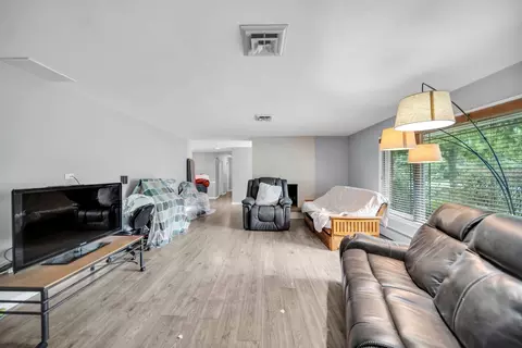 Living - 29 E Stonegate Dr, Prospect Heights, IL 60070 photo 3 of 3
