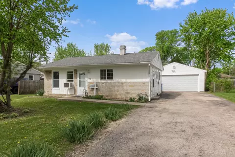 22 Wren Rd, Carpentersville, IL 60110