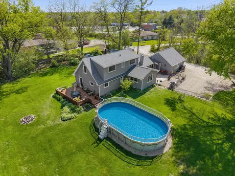 1080 Cardinal Dr S, Lake Zurich, IL 60047