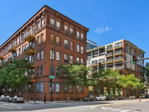 1910 S Indiana Ave #321, Chicago, IL 60616