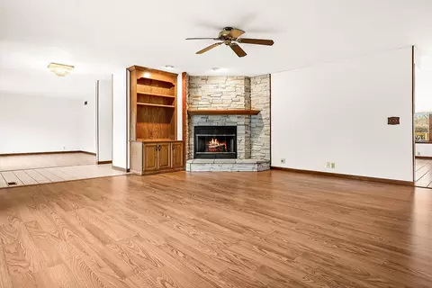 Living - 302 Kelly Dr, Normal, IL 61761 photo 6 of 9