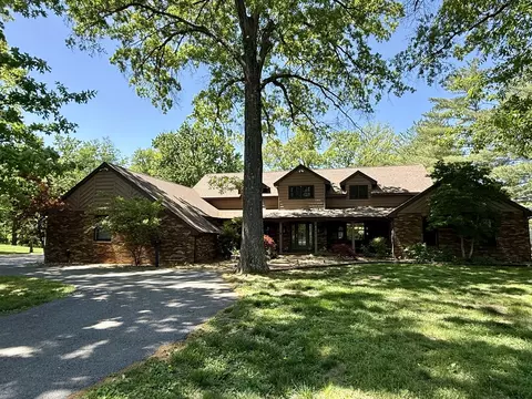 833 N 27th St, Mount Vernon, IL 62864