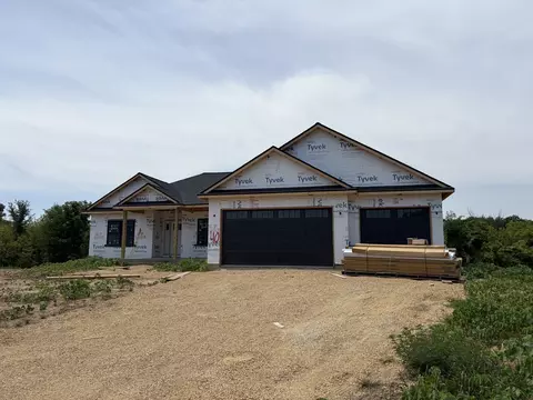 526 Creekside Cir, Byron, IL 61010