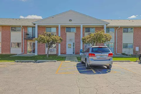 673 E Fullerton Ave #105, Glendale Heights, IL 60139