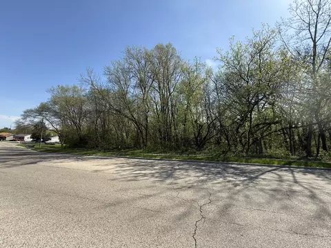 1716-1728 1740 Oak Dr, Mchenry, IL 60050 photo 3
