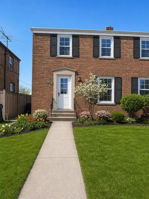 442 Geneva Ave, Bellwood, IL 60104