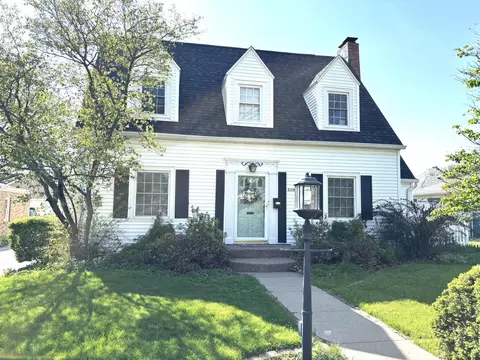 2110 29th St, Rock Island, IL 61201