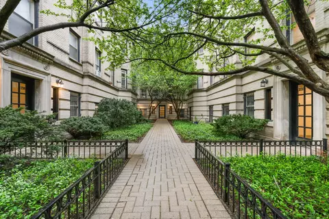 2730 N Pine Grove Ave #1N, Chicago, IL 60614
