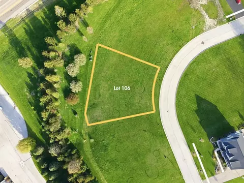 201 Whittemore Dr, Sycamore, IL 60178