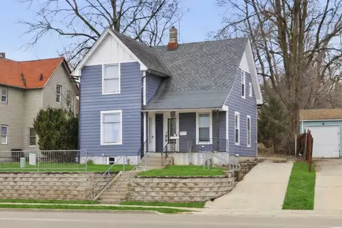 1525 S Main St, Rockford, IL 61102