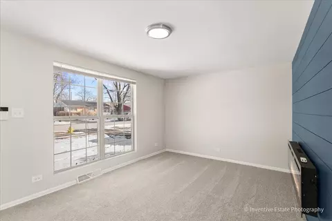 Living - 16600 Oxford Dr, Markham, IL 60428 photo 4 of 4