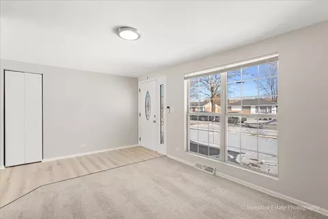 Living - 16600 Oxford Dr, Markham, IL 60428 photo 1 of 4